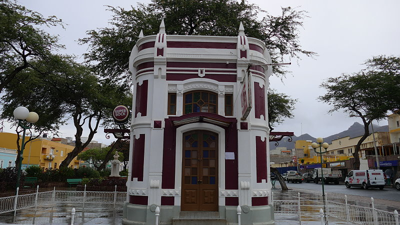 P1030527a